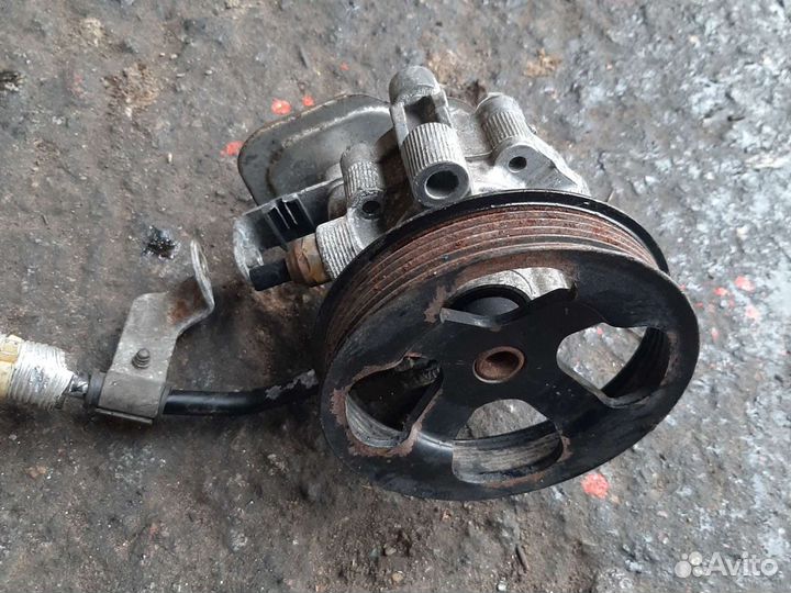 Насос гур Тойота Авенсис 1 1zzfe