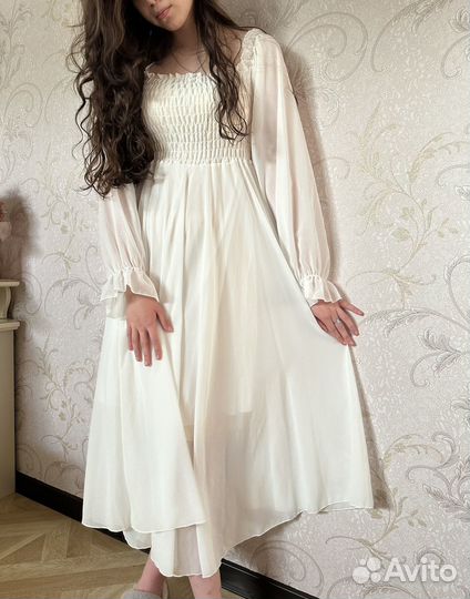 Платье белое легкое