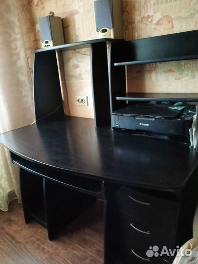 Стол компьютерный 130 ширина, высота 140