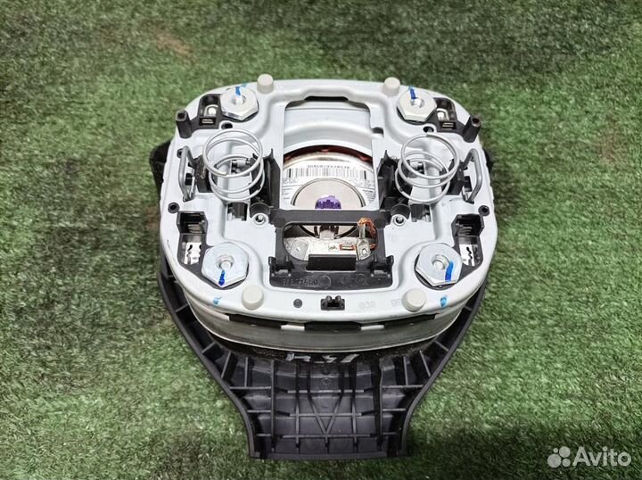 Подушка безопасности в рулевое колесо VW Jetta 20