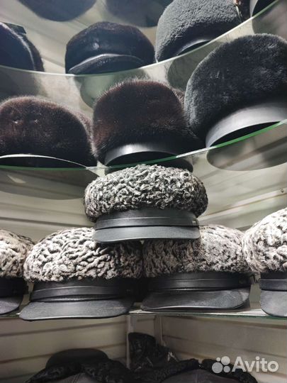 Каракулевая шапка