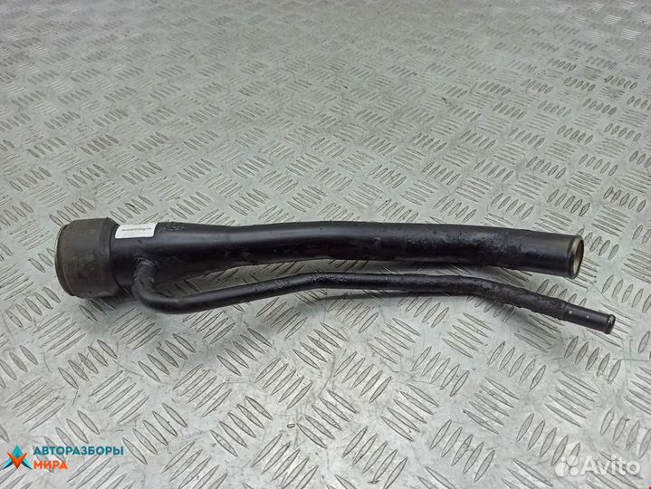 Горловина топливного бака Toyota Hilux 7 2008