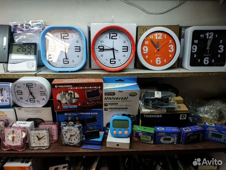 Часы электронные и на батарейках