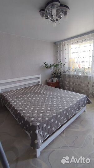 Двуспальная кровать