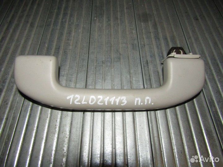 Ручка внутренняя потолочная Juke (F15) 2011