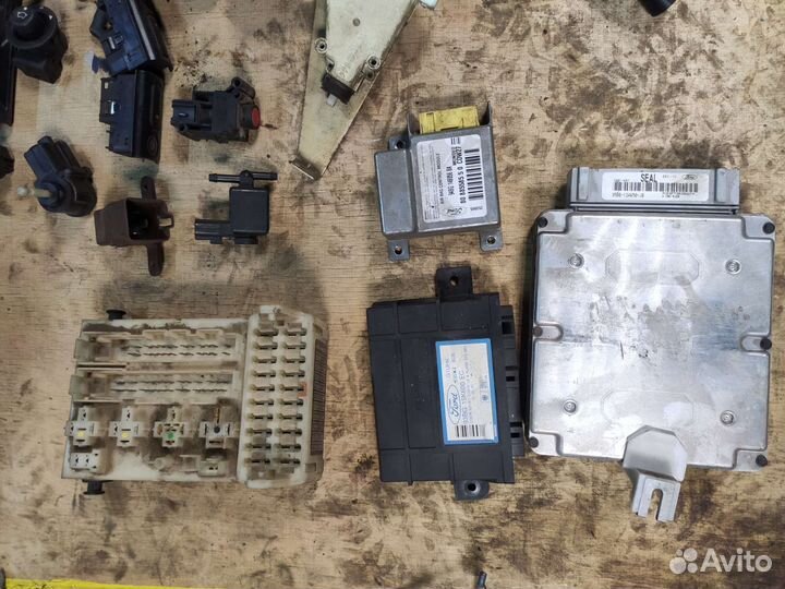 Салон ford mondeo 1