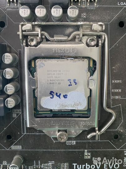 Материнская плата с процессором и памятью