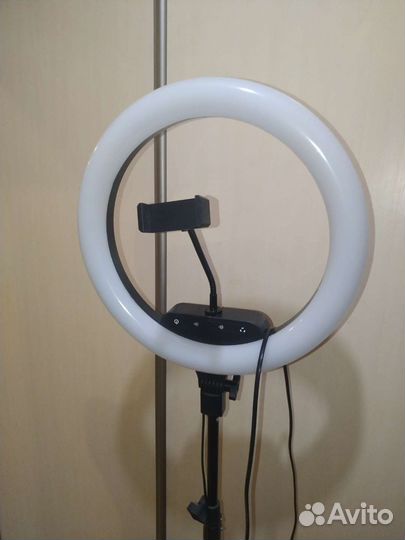 Кольцевая лампа со штативом