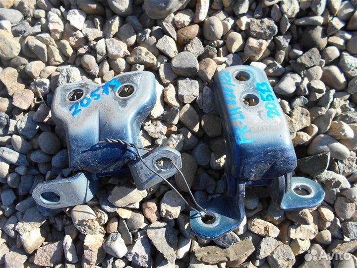 Петля дверная передняя левая Toyota Corolla