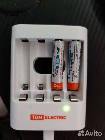 Зарядное для батареек ааа / аа