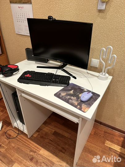 Компьютерный стол IKEA