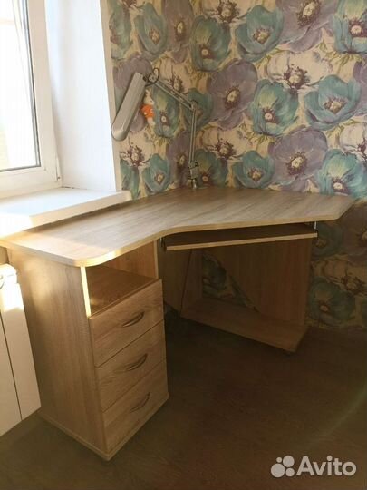 Компьютерный стол