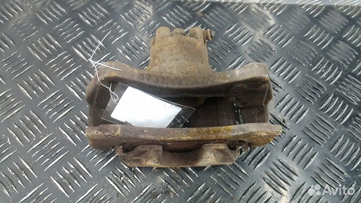 Суппорт тормозной передний правый mitsubishi ASX 1 2012