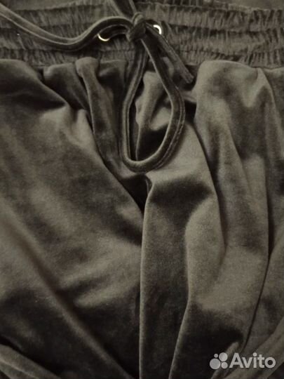 Женский спортивный костюм