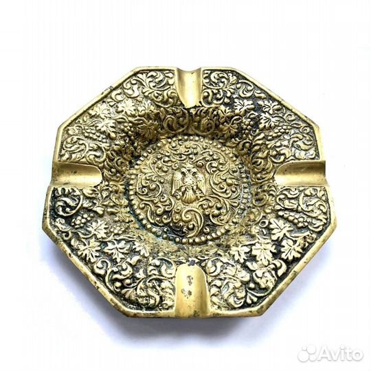 Антикварная подставка пепельница герб латунь бронз