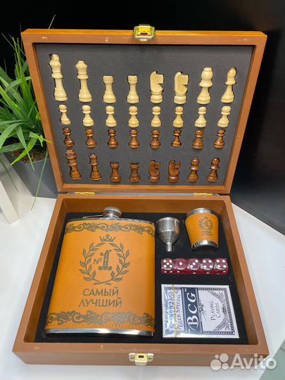Походный набор (фляжка/шахматы)