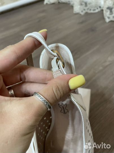 Босоножки женские