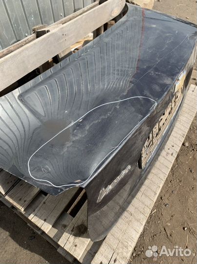 Крышка багажника Chevrolet lanos черная