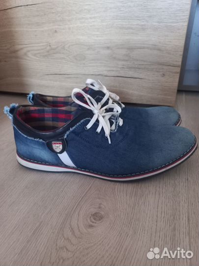 Кроссовки р.43