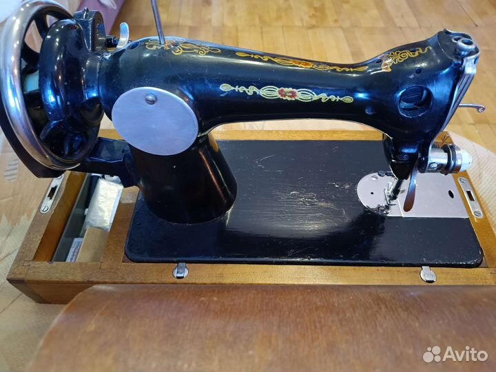 Швейная машина подольская