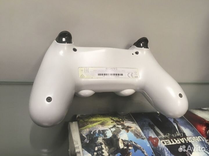 PS4 Геймпад Оригинал CUH-ZCT2E sn4230 v2 White Son