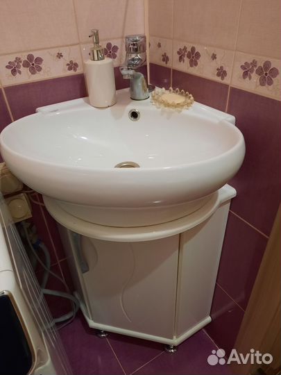 Раковина с тумбой