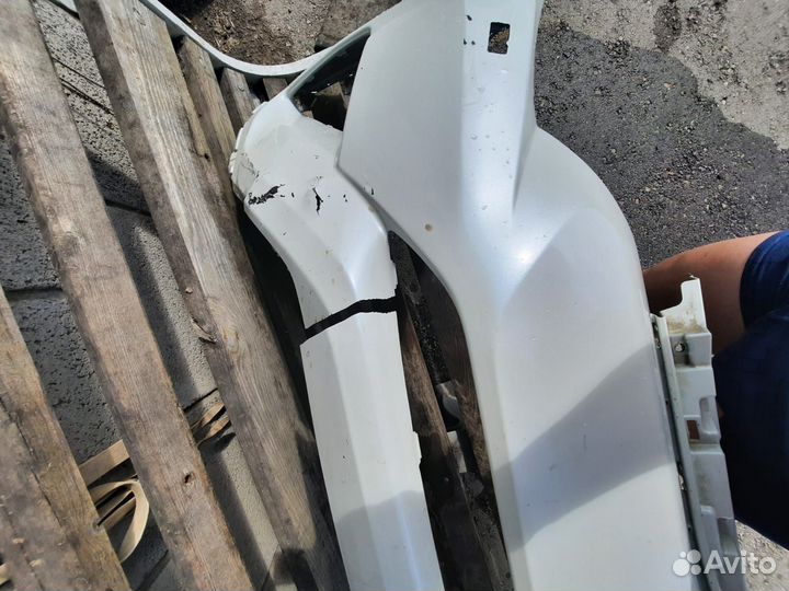 Бампер передний