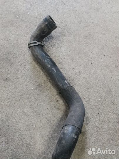 Патрубок системы охлаждения Ford Focus 3 хэтчбек