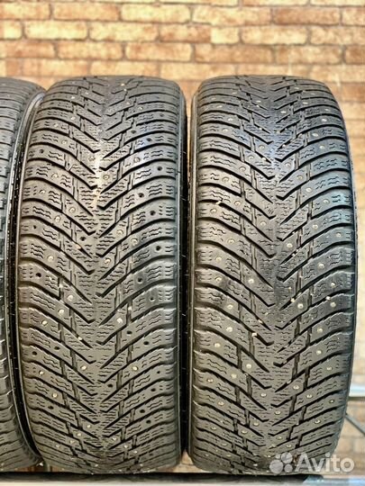 Nokian Tyres Hakkapeliitta 8 215/55 R17