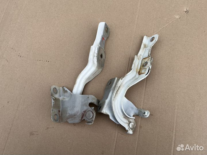 Петля капота Киа Рио 3