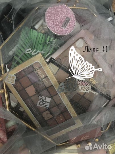 Оформление свадебных чемоданов