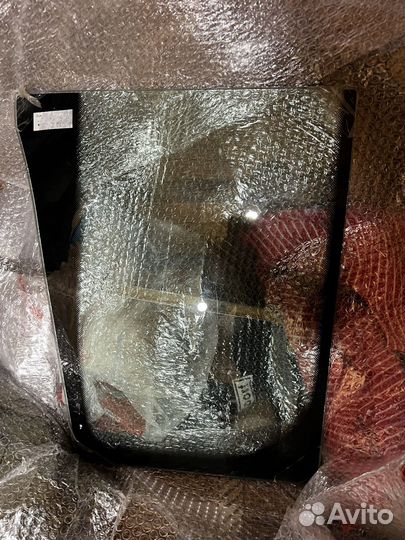 Стекло лобовое нижнее левое JCB 3cx