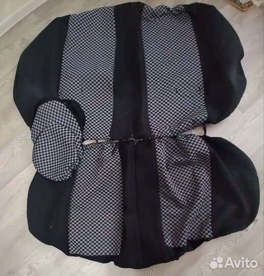 Автомобильные чехлы. Не полный комплект от