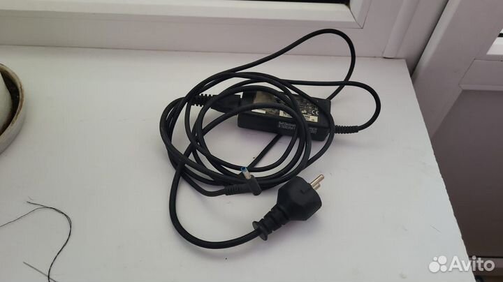 Блок питания для ноутбука HP с кабелем
