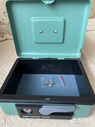 Переносной сейф