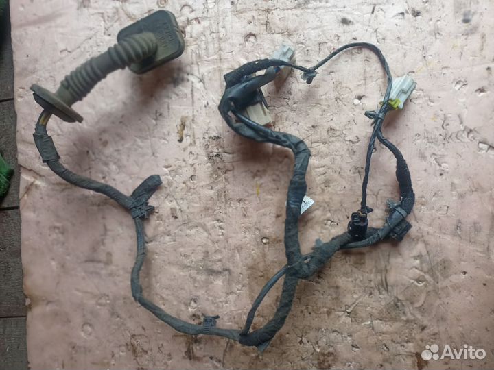 Проводка двери передняя левая Volvo S40