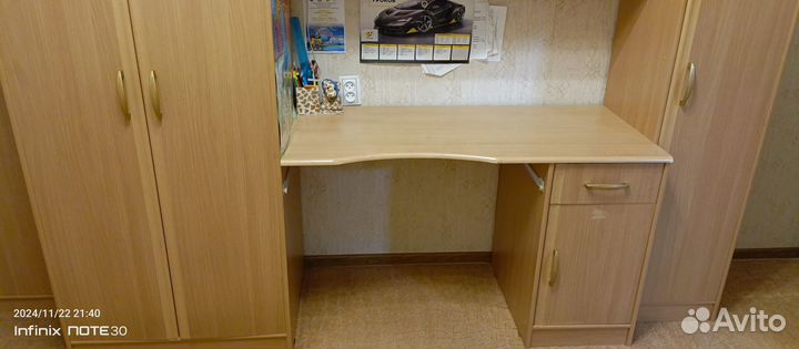 Письменный стол со шкафчиками(Модульная стенка)