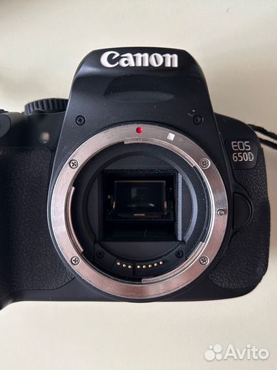 Зеркальный фотоаппарат Canon 650d