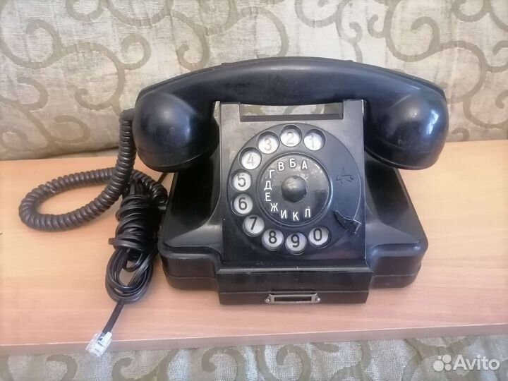 Телефонный аппарат СССР с номеронабирателем
