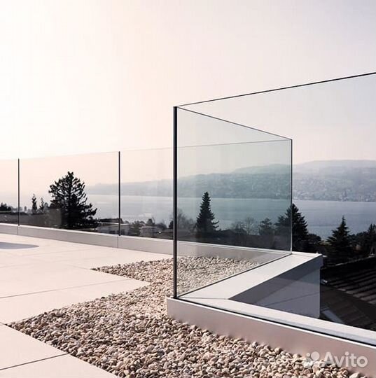 Безрамные стеклянные ограждения террас