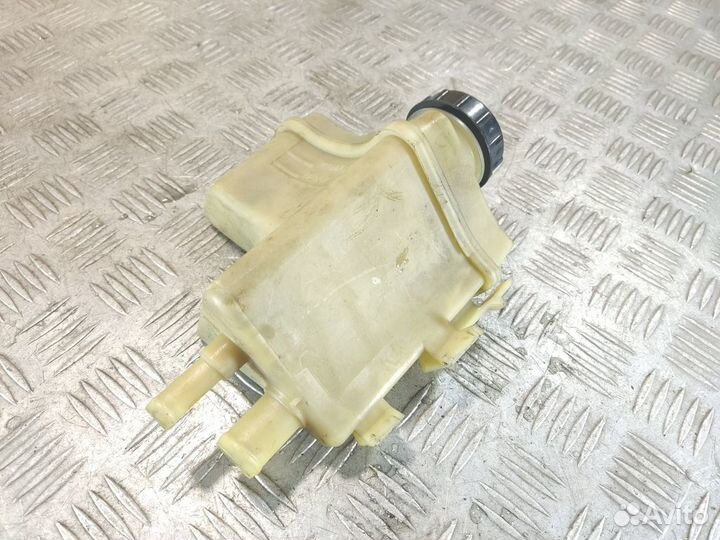 Бачок главного тормозного цилиндра Audi Q7 2005 20