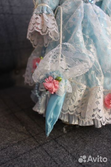 Фарфоровая кукла