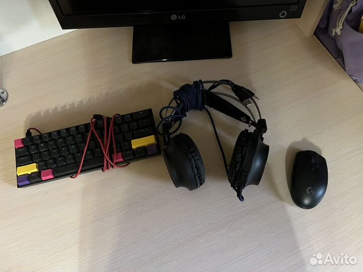 Игровой пк с монитором и клавиатурой