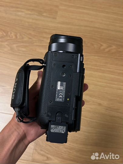 Sony handycam fdr-AX100