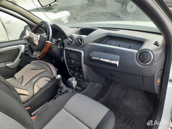 Renault Duster 2013 год в полный разбор