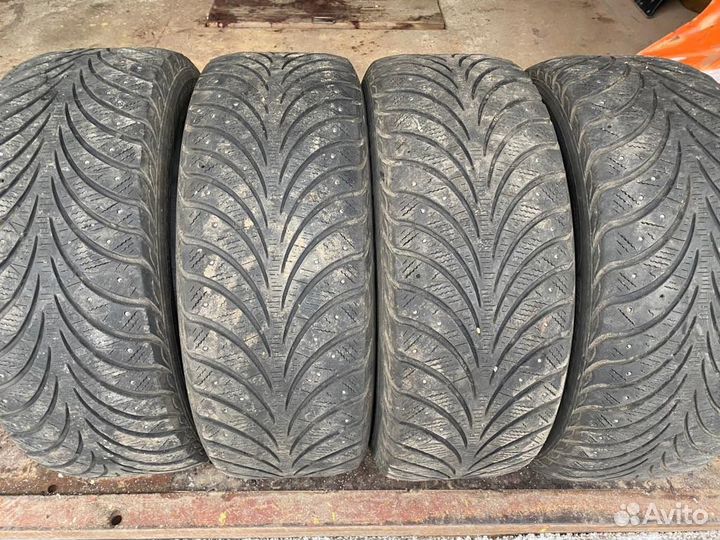 Sava Eskimo Stud 215/55 R17