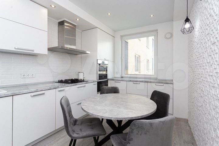 3-к. квартира, 84 м², 8/9 эт.