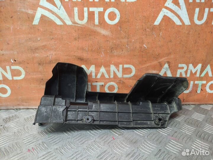 Дефлектор радиатора правый Hyundai Solaris 2