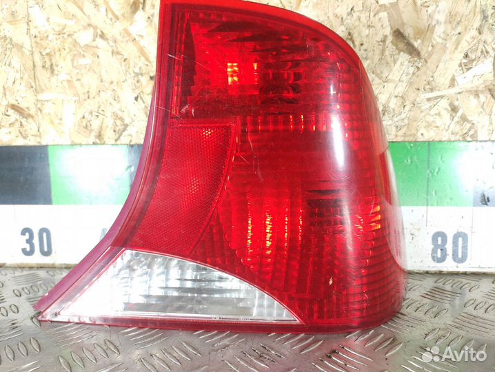 Фонарь задний правый Ford Focus 1998-2005