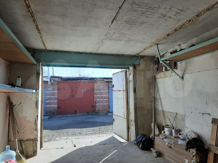 Гараж, > 30 м²